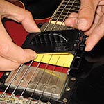 The String Cleaner for Guitar